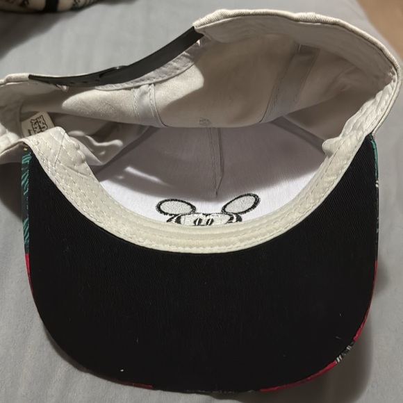 Mickey Mouse SnapBack Hat 💚5/$25 - Picture 3 of 3